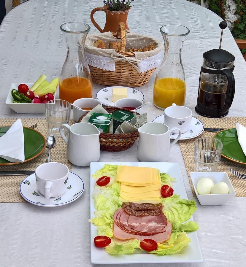Kabóca Vendégház Vác Esterno foto